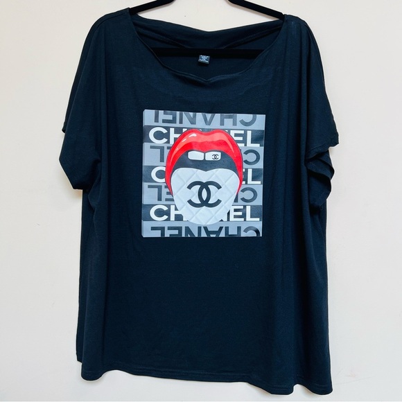 PLUS SIZE Fashion Lips Black Tee with Red Graphic - Picture 1 of 2